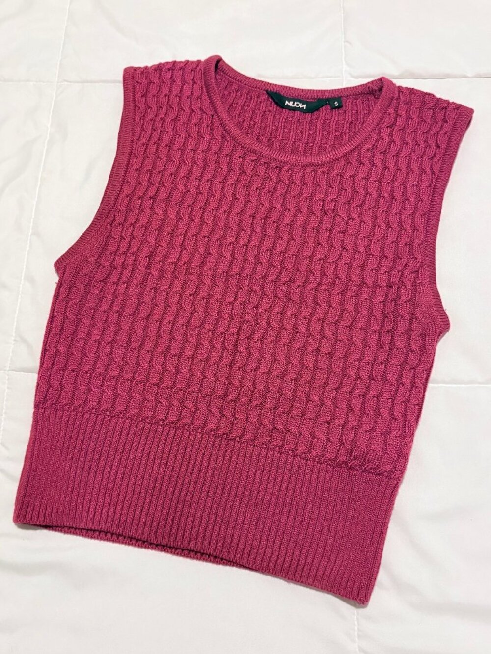 Nuon Magenta Cable Knit Sweater Vest Sz S